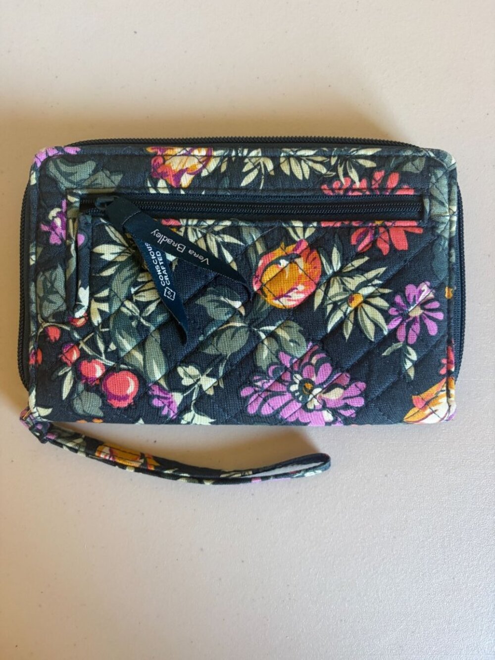 Vera Bradley Zip Around Wallet Wristlet Fresh-Cut Floral Green Quilted Recycled
